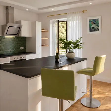 Delux-apartment In Apartamento